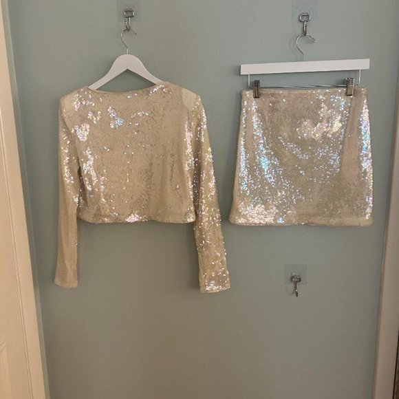 Dynamite Sequin Mini Skirt & Long Sleeve Crewneck Sequin Top set NWTO *SMALL* - Picture 10 of 12
